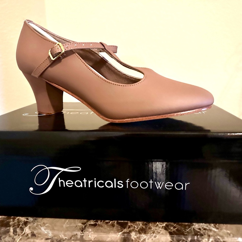 *NIB* Ladies Size 8 Character shoes by Theatricals FootwearT-Strap style # T3300